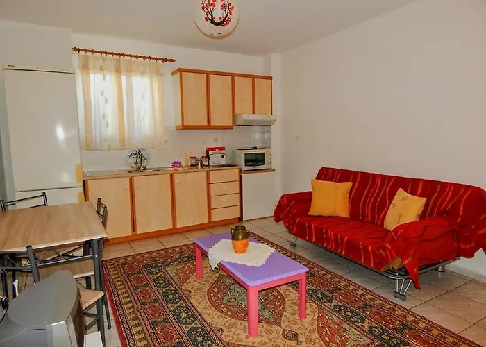 Apartamento And *
